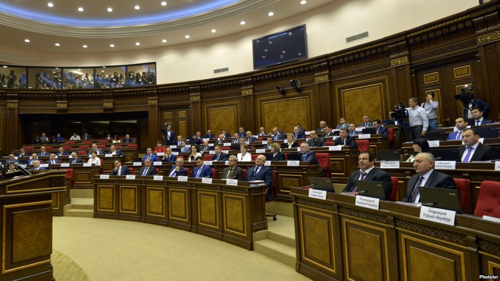 Армянский парламент единогласно принял заявление по Сумгаитским погромам 