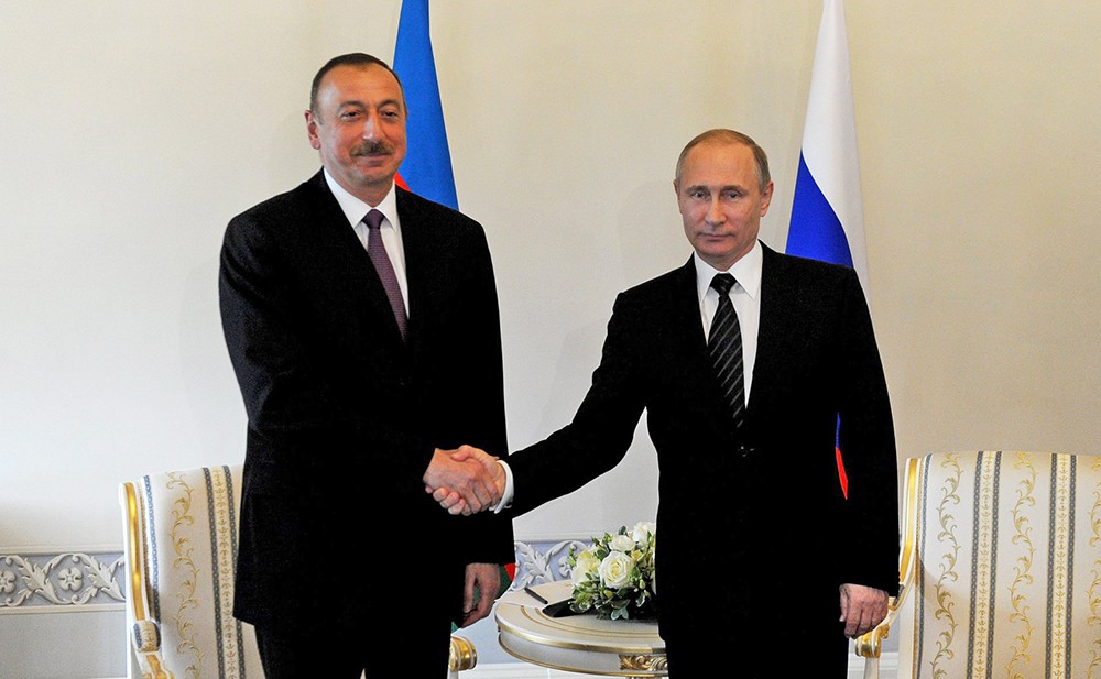Обсуждался ли карабахский вопрос на встрече Путина и Алиева? Пресс-службы президентов дают противоречивую информацию 