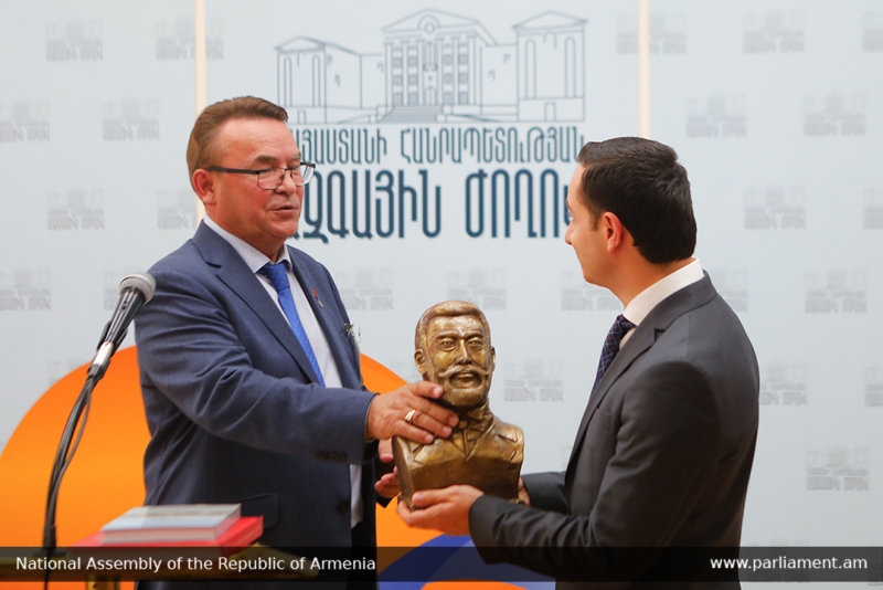 Презентация книги башкирскиого арменоведа в Парламенте Армении в рамках Дискуссионного форума «Лорис-Меликов» 