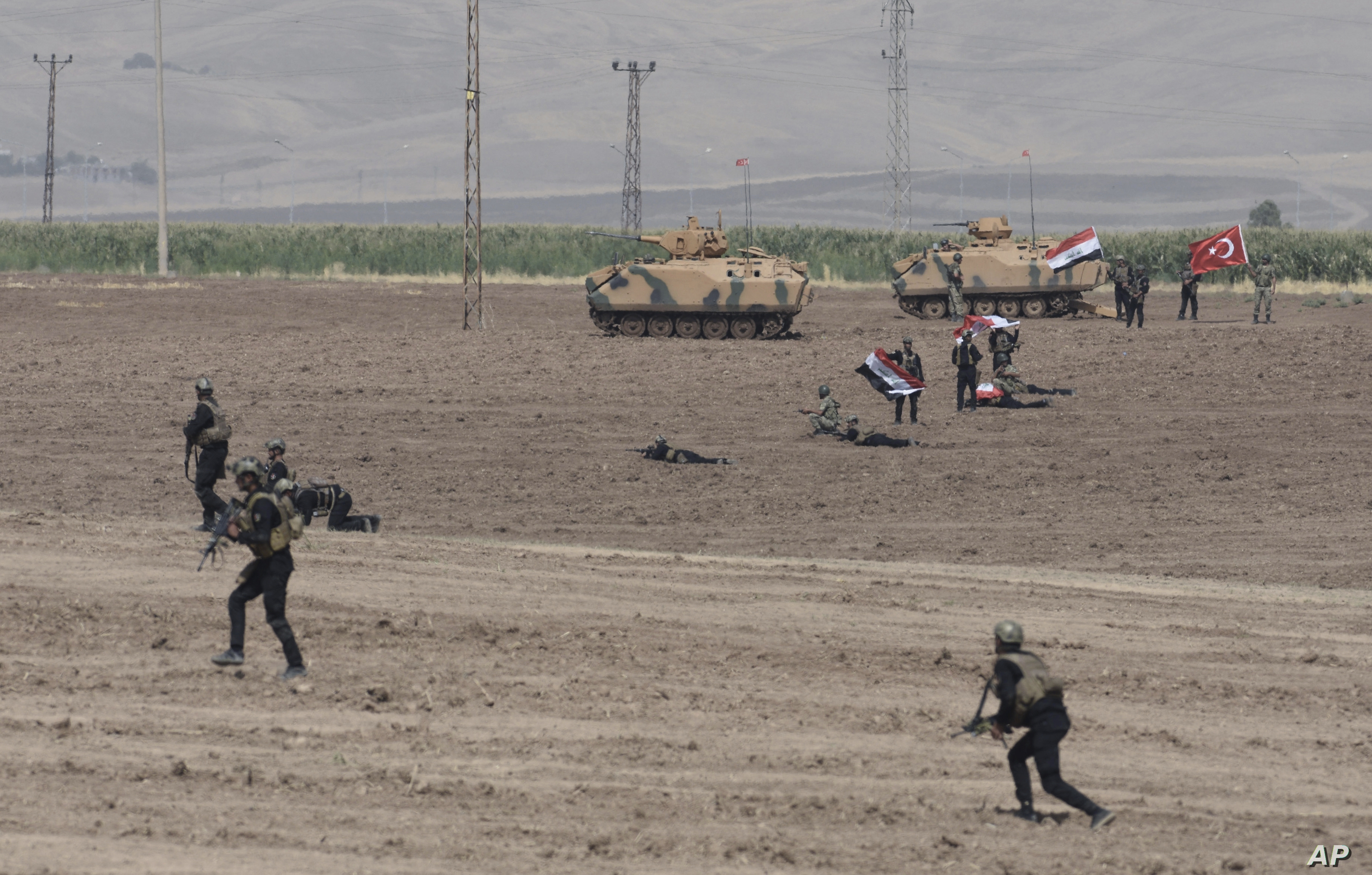 Турки продолжают бомбить Северный Ирак. Число погибших курдов достигло 80 