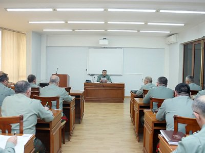 Руководящий состав ВС Армении провел совещание 