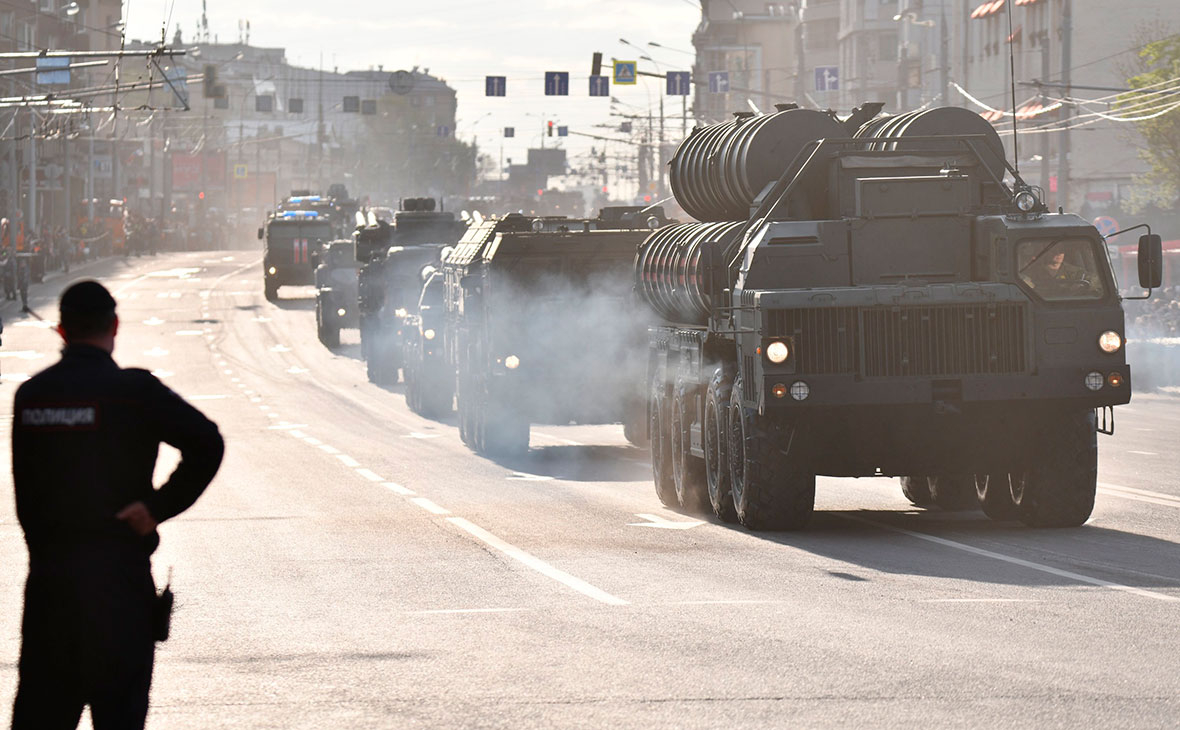 В Кремле и Минобороны обсудили альтернативные сценарии парада Победы 