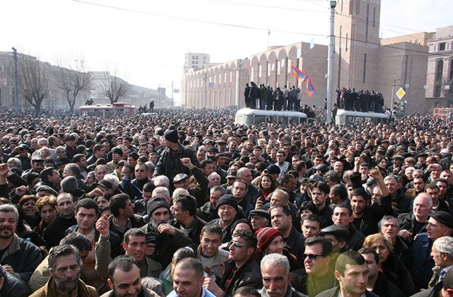 Закон принят. Пострадавшим в ходе событий 1 марта 2008 года в Армении выдадут компенсации 