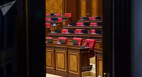 Армянские парламентарии отклонили предложенную президентом третью кандидатуру судьи КС 
