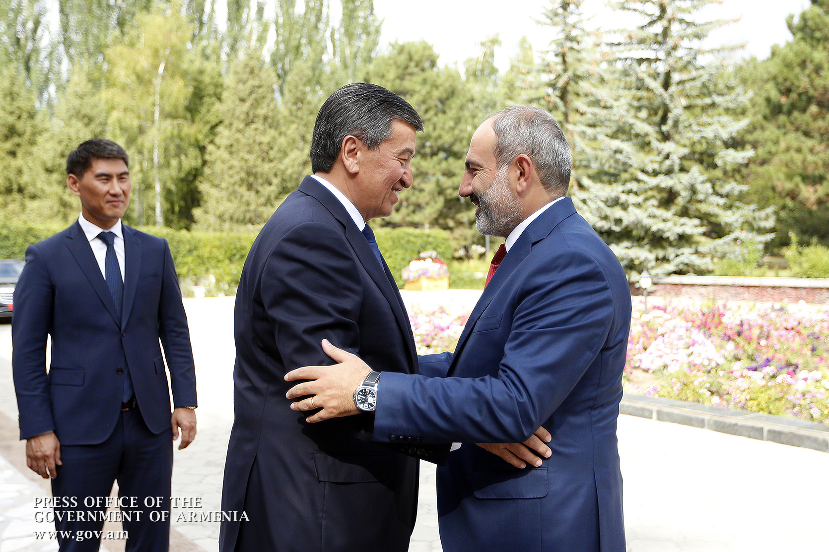 Премьер-министр Армении и президент Киргизии обсудили вопросы сотрудничества 