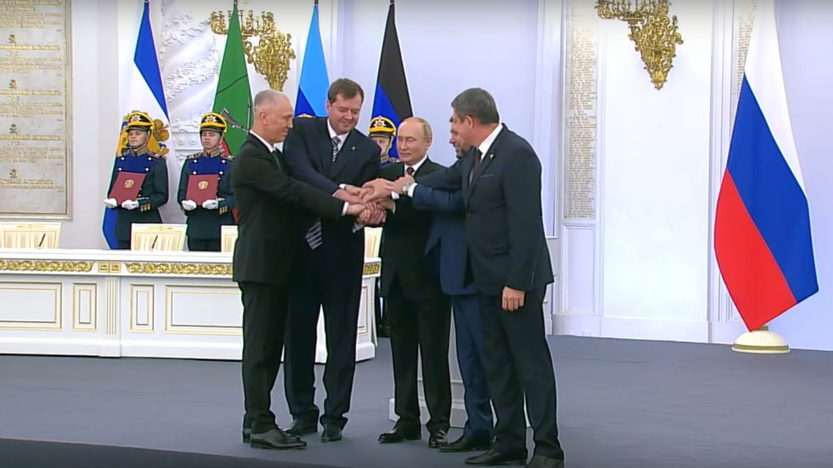 Путин подписал договор о вхождении новых территорий в состав России 