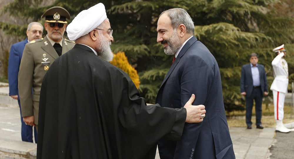 Премьер-министр Армении провел телефонную беседу с президентом Ирана 
