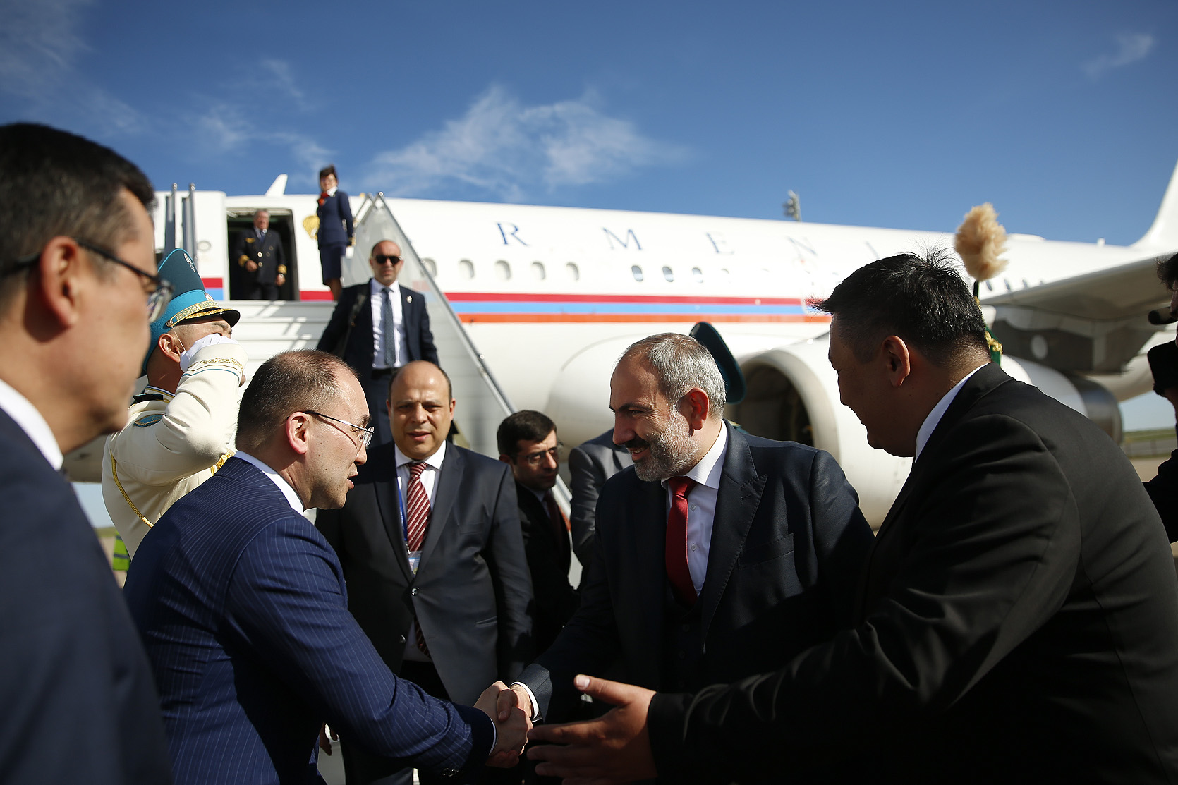 Никол Пашинян прибыл в Нур-Султан 