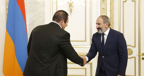 Пашинян и Царукян обсудили ситуацию вокруг завода «Араратцемент» 