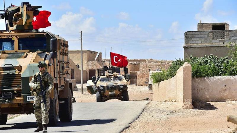 МИД Сирии: Турецкие БТР пересекли сирийскую границу и направляются в Хан-Шейхун, чтобы спасти террористов 