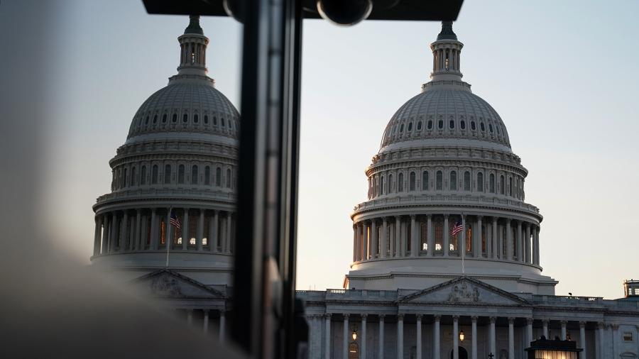Сенаторы США возвращаются в Конгресс, несмотря на угрозу коронавируса 