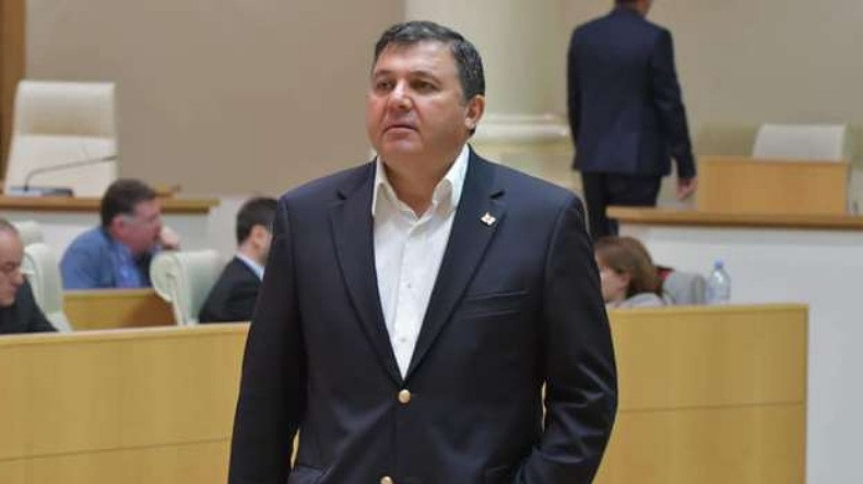 В Грузии инициировали сбор подписей за лишение Энзела Мкояна депутатского мандата 