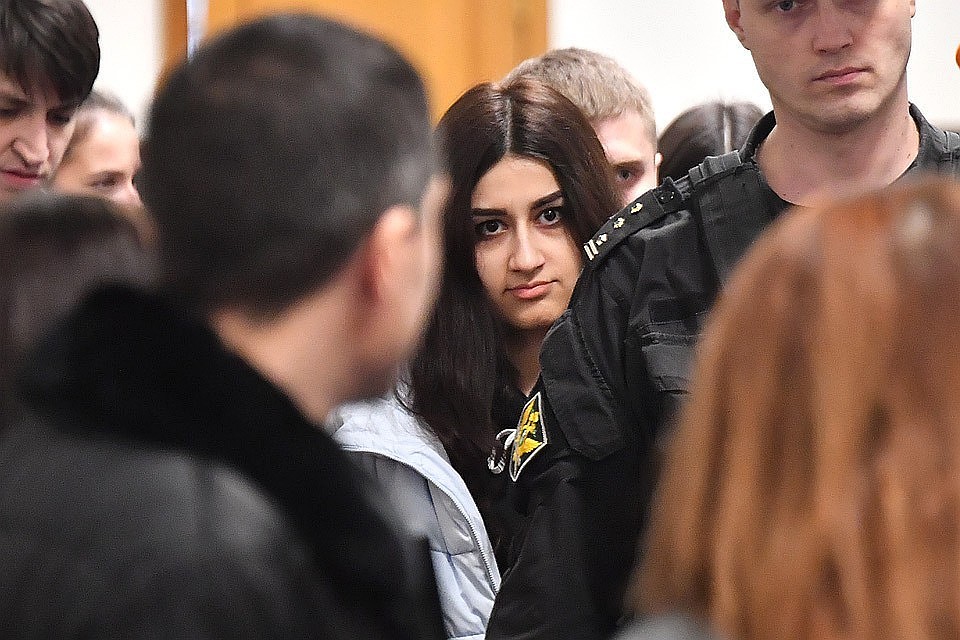Адвокат назвала возможные причины убийства отца сестрами Хачатурян 