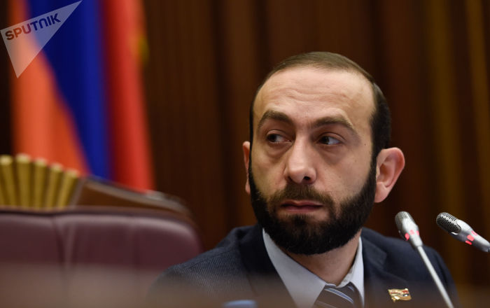 Спикер армянского парламента обратился к гражданам: Прекратите участвовать в массовых мероприятиях 