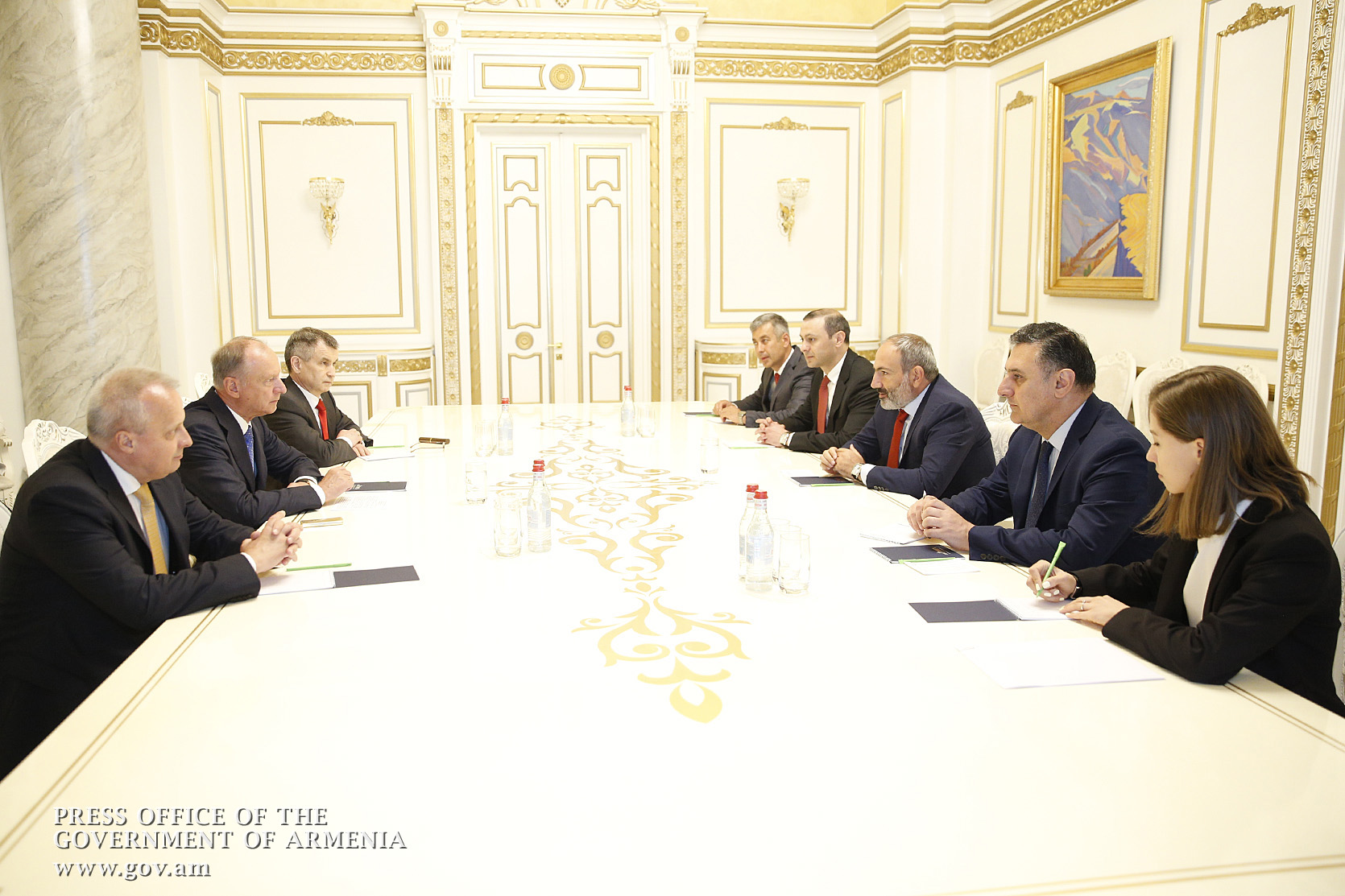 Патрушев на встрече с Пашиняном: Армения примет участие в ежегодной встрече секретарей Совбезов стран СНГ  
