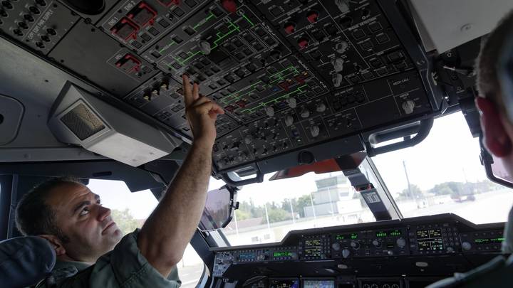 После крушения самолета Ан-148 Генпрокуратура нашла недействительные дипломы у 65 пилотов 