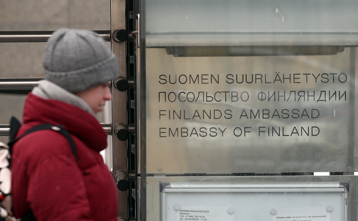Финляндия ужесточила визовые требования для россиян 