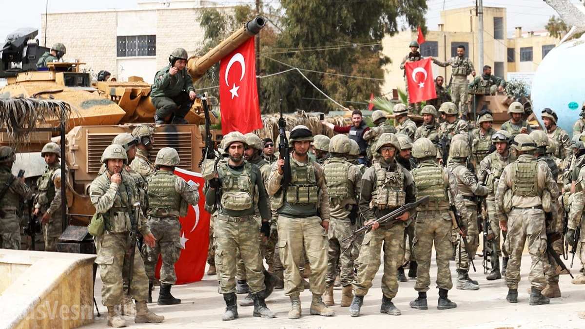 У троих турецких военных в Сирии обнаружен коронавирус  