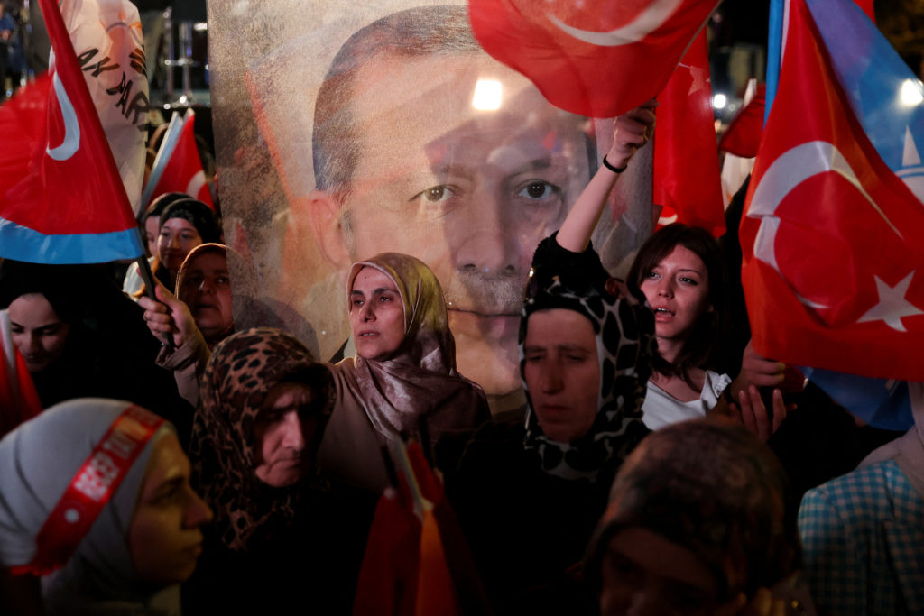 В правящей партии Турции опровергают возможность досрочных выборов президента 