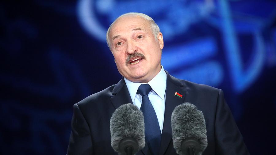 Лукашенко: люди могут больше пострадать от паники, чем от самого вируса 
