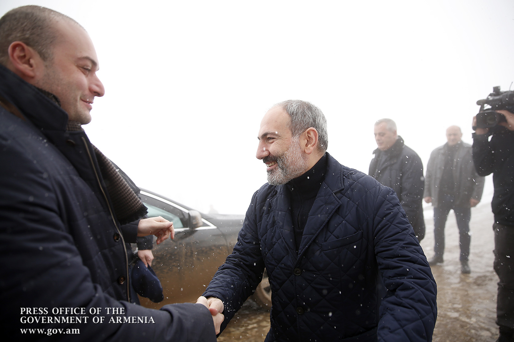 Премьеры Армении и Грузии провели неформальную беседу в Енокаване  