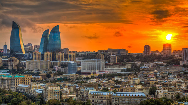 Власти Азербайджана изолировали Баку от всей страны 
