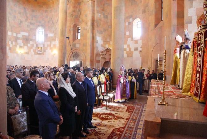 В Степанакерте состоялась церемония освящения Кафедрального собора Покрова Пресвятой Богородицы 