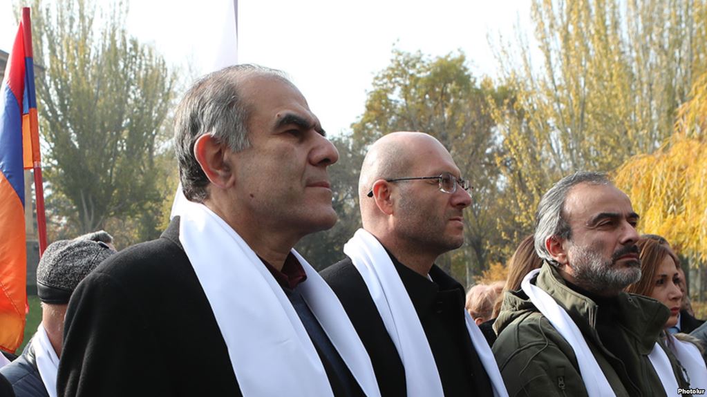 Партия "Сасна Црер" начала процедуру сбора подписей по присоединению Арцаха к Армении 