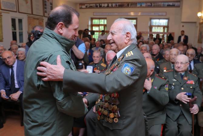 Министр обороны Армении ветеранам ВОВ: Не было бы Вашей победы, не было бы и победы Ваших внуков в Арцахе 