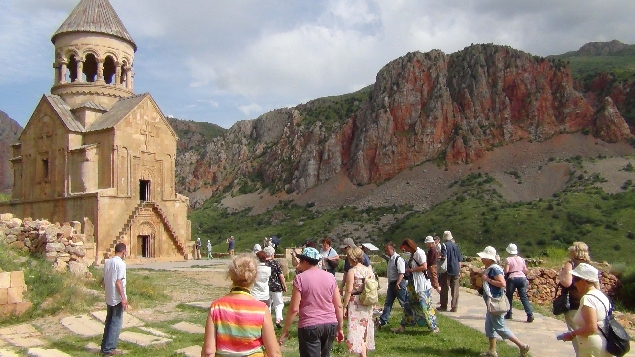 Больше всего туристов Армения принимает из России 