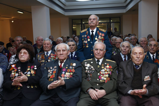 В Армении премиальные выплаты ветеранам ВОВ повысятся вдвое 