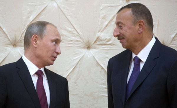 "Надежда на наращивание двустороннего стратегического партнерства"-  Путин досрочно поздравил Алиева с Днем Республики 