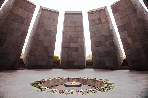 Литургия будет проходить за закрытыми дверями в День памяти жертв Геноцида армян 