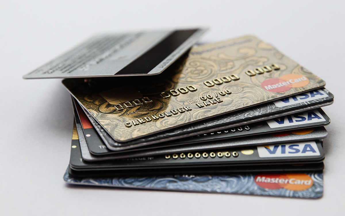РБК: спрос на карты банков СНГ резко вырос после ухода Visa и Mastercard  