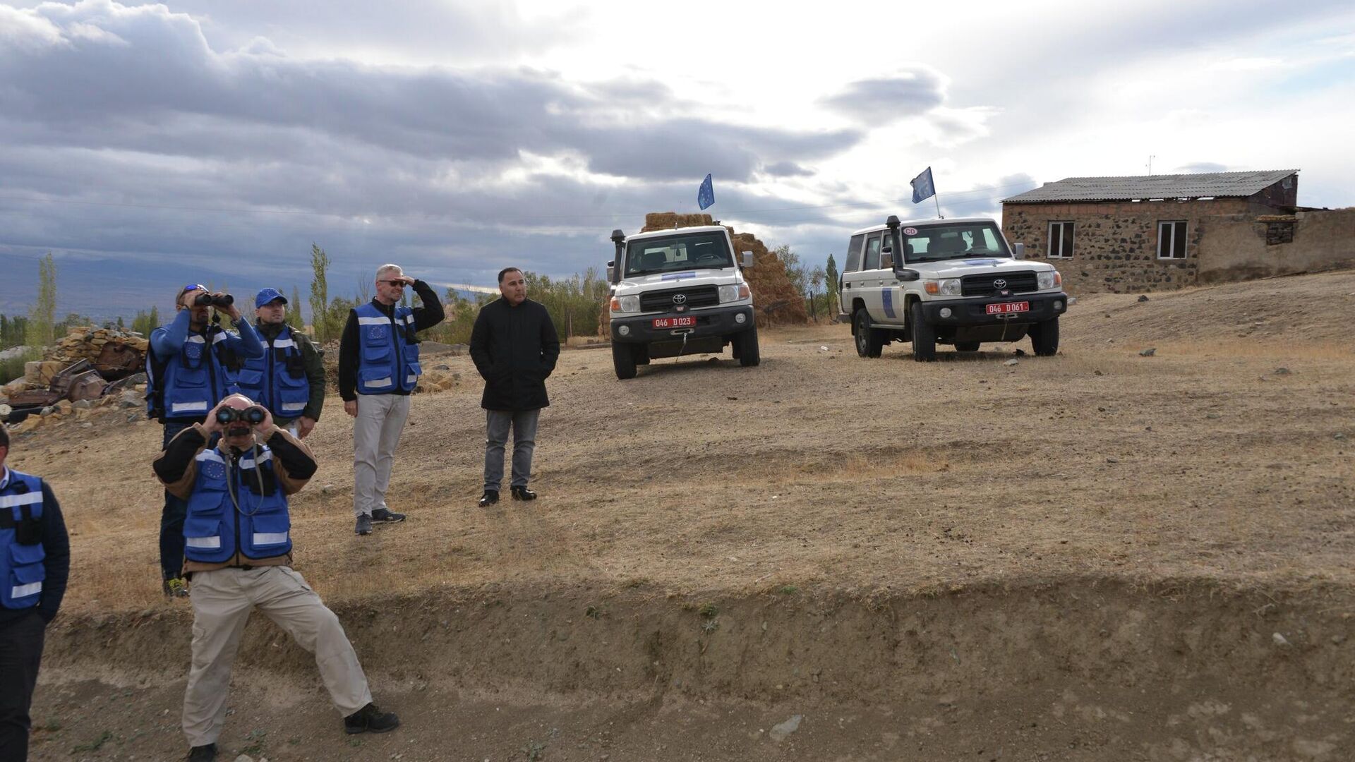 Жозеп Боррель: Евросоюз приступил в четверг к развертыванию миссии по мониторингу ситуации на границе Армении и Азербайджана 