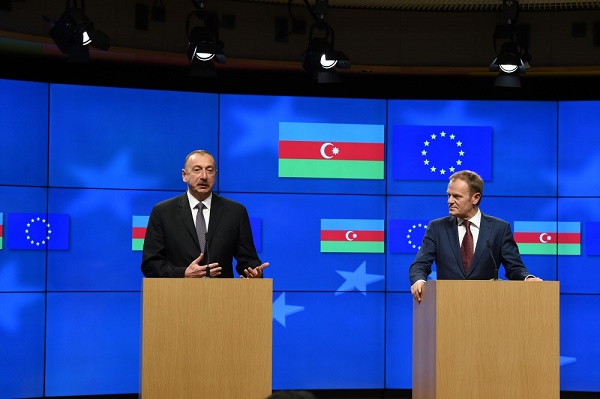 Дональд Туск встретился с азербайджанским диктатором: У карабахского конфликта нет военного решения 