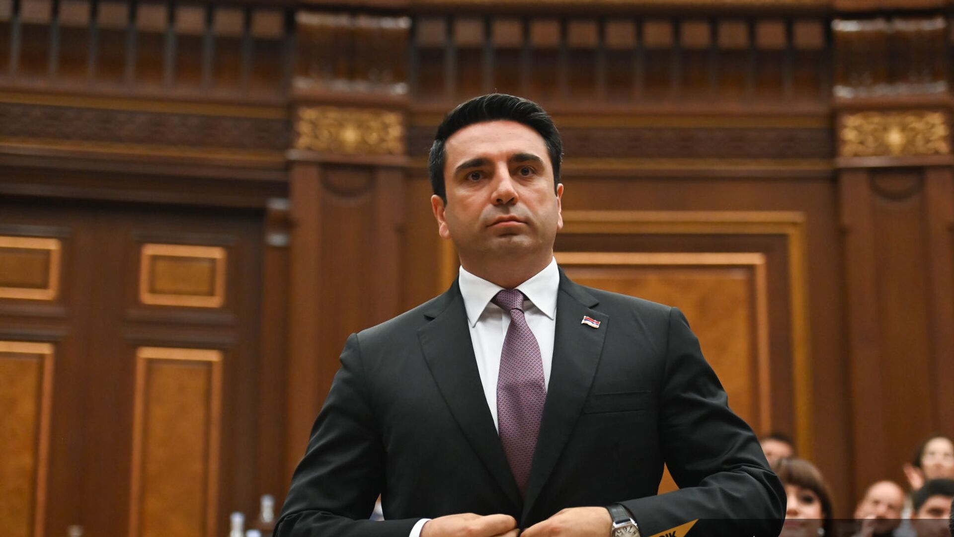 Спикер парламента Армении: Ереван в любой момент ждет провокаций и внимательно следит за заявлениями Баку 