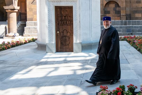 Католикос готовит новую встречу с бывшими президентами Армении и Нагорного Карабаха 