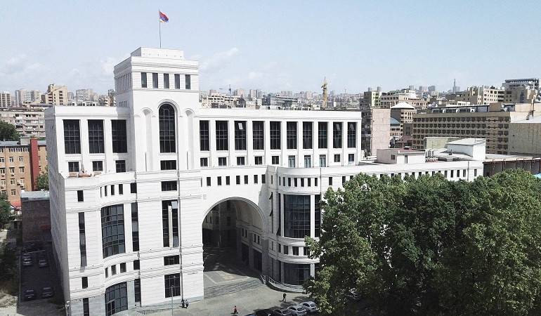 МИД Армении: Азербайджан несет всю ответственность за последствия своих действий 