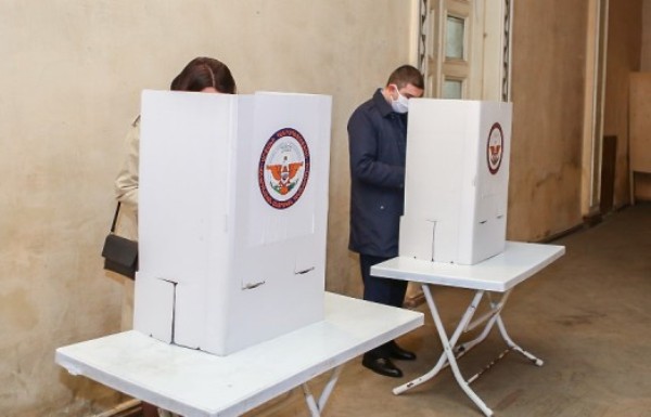 Второй тур выборов президента Арцаха: к 14:00 явка составила 28,4% 