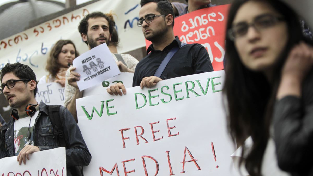 «Репортеры без границ» – Власти Азербайджана душат прессу и свободу слова 