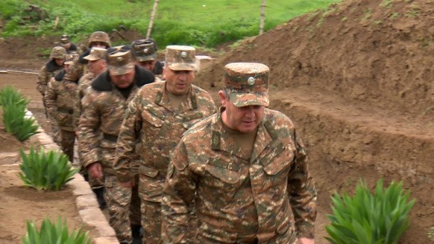 Начальник Генштаба Армении посетил воинские объединения Армии обороны 