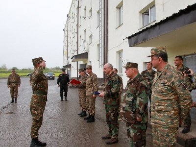 Президент Арцаха вручил государственные награды группе военнослужащих Армии обороны 