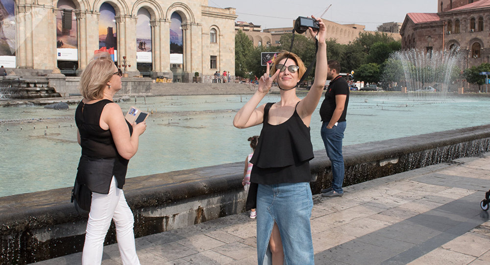 Турпоездки граждан России в Армению выросли на 19% до 94 тысяч в первые три месяца 2019 года 
