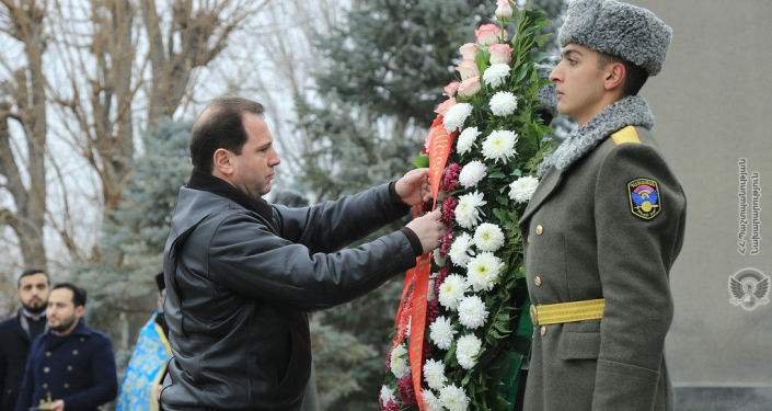 Глава Минобороны Армении: Руководство Азербайджана должно подготовить свою армию к миру 