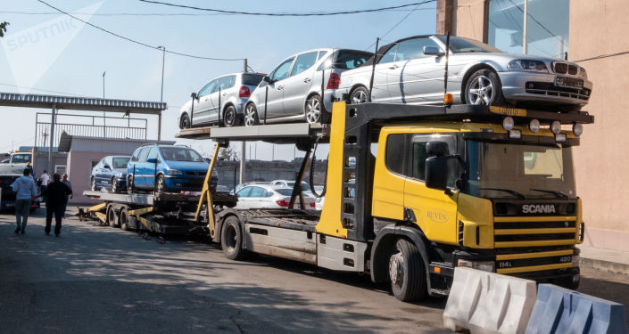 Казахстанцы купили в Армении 22 тысячи автомобилей. Но не могут ими пользоваться 