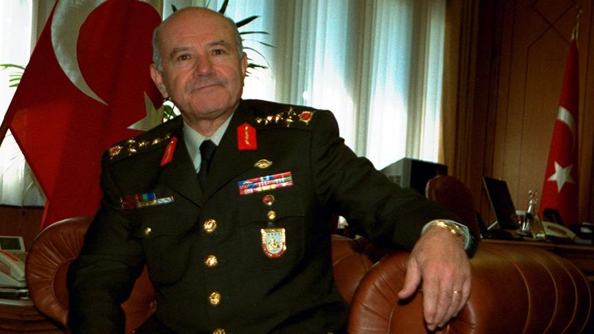 Бывший командующий Сухопутными войсками Турции умер от коронавируса 