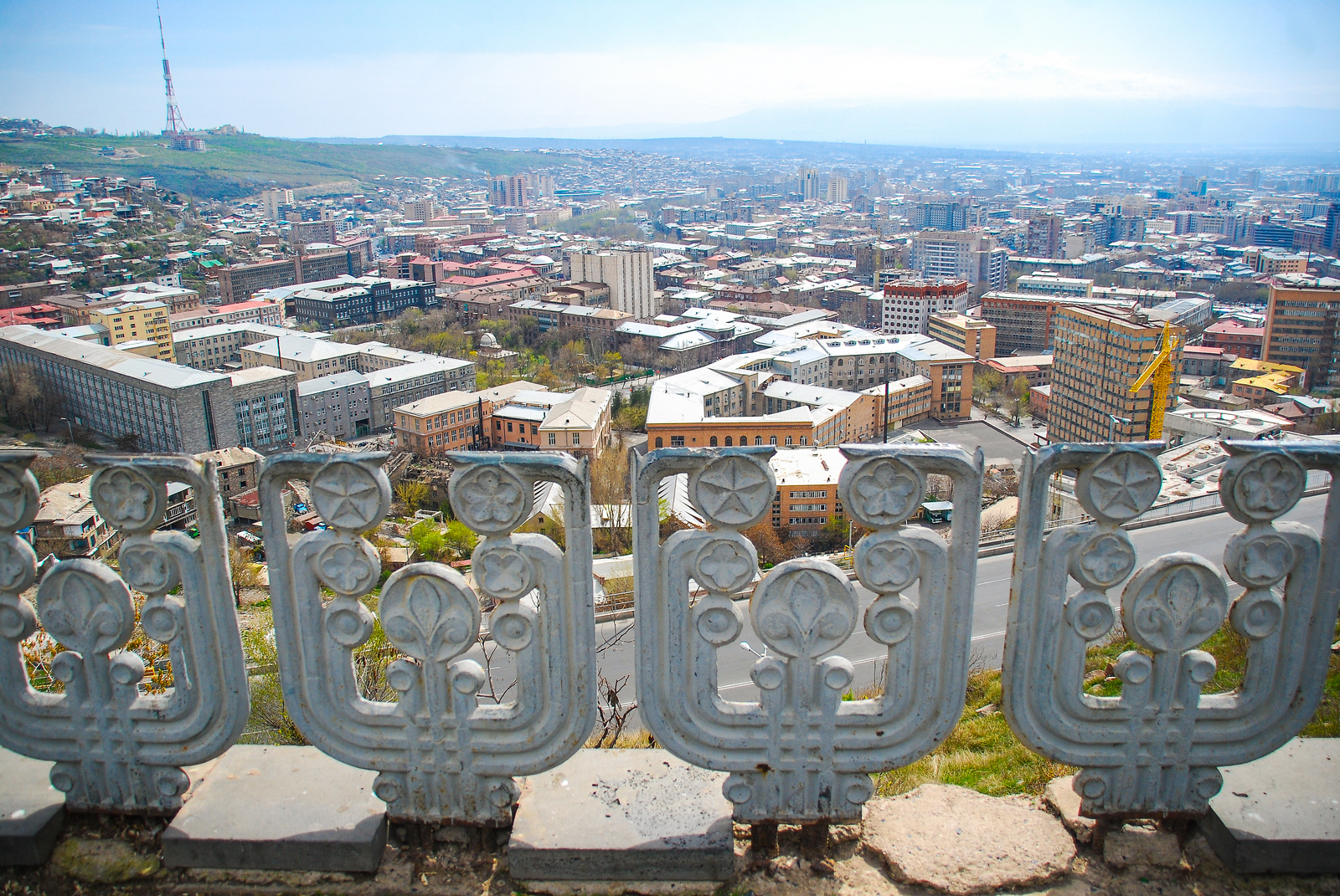 Названы самые удобные для жизни города мира, Ереван опередил Баку и Тбилиси 