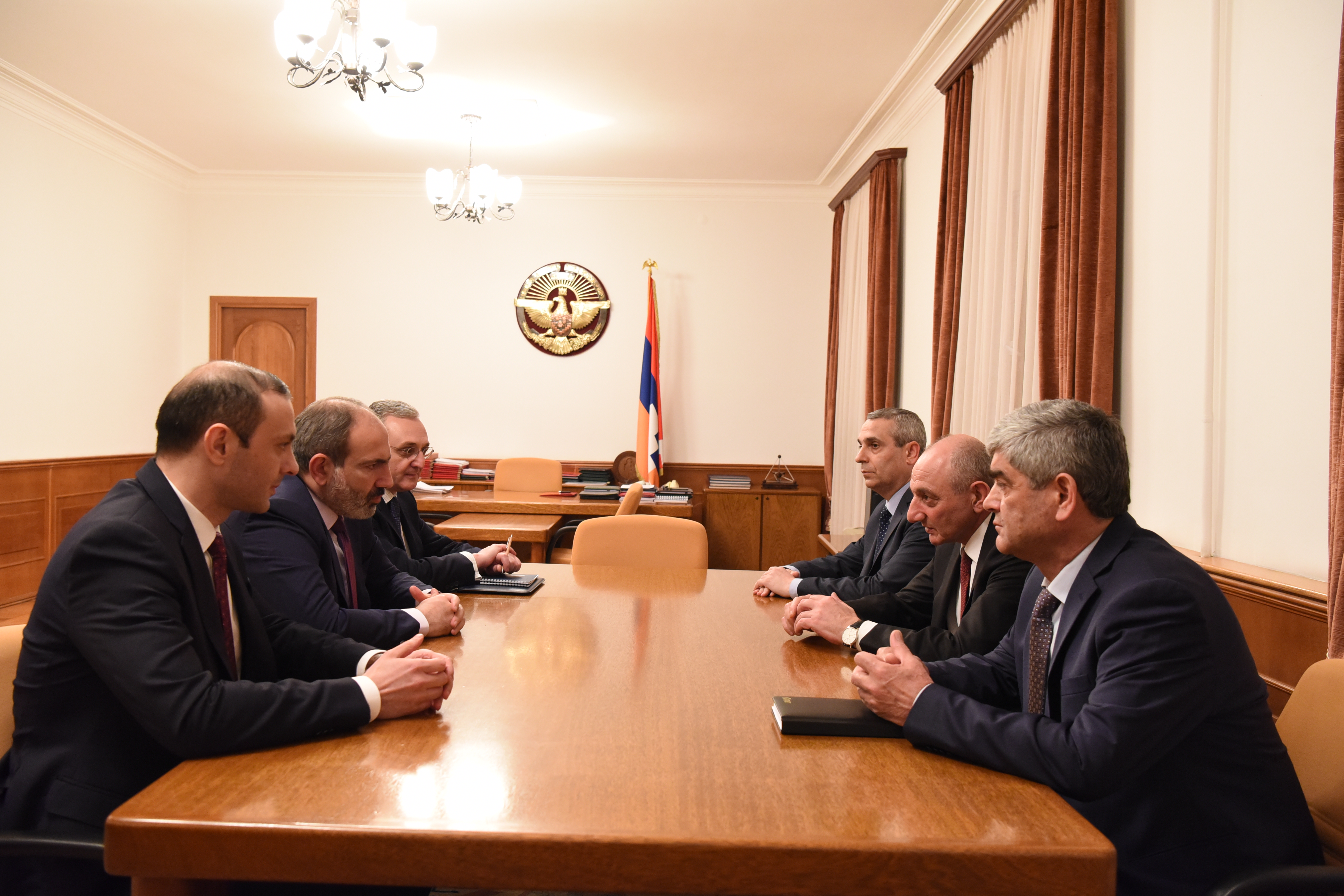 Премьер-министр Армении и глава Арцаха обсудили вопросы сферы безопасности 