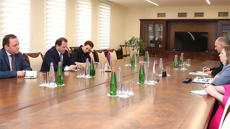 Глава Минобороны Армении и посол США обсудили вопросы региональной безопасности 